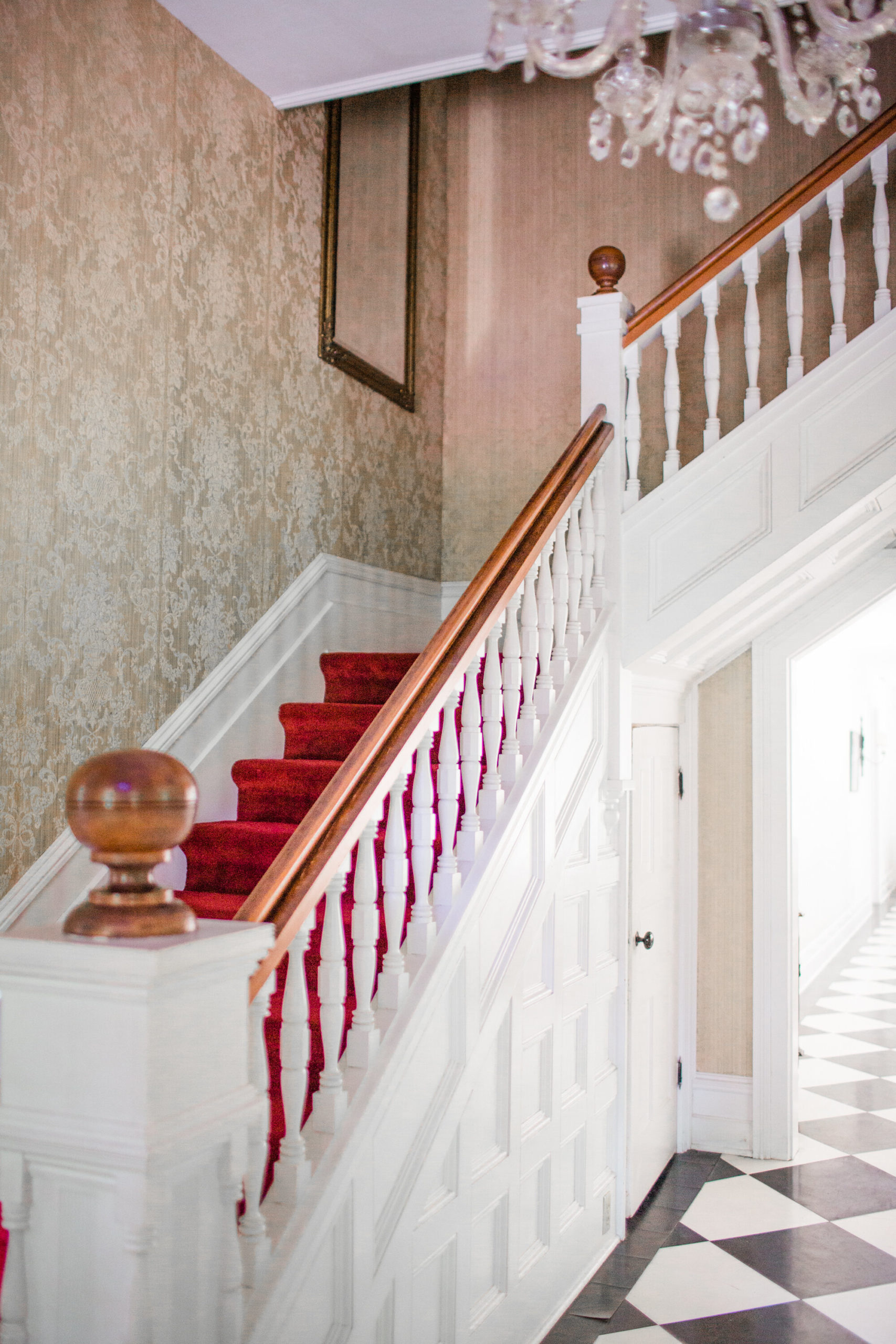 cleveland-tennessee-wedding-staircase.jpg
