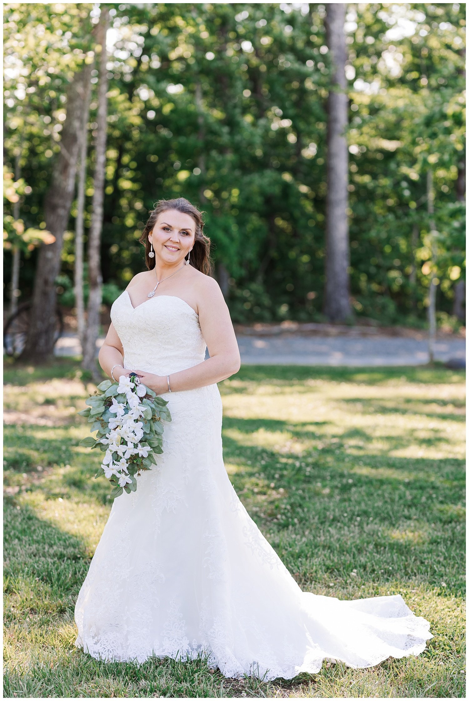 bridal portraits at spring wedding in Chattanooga