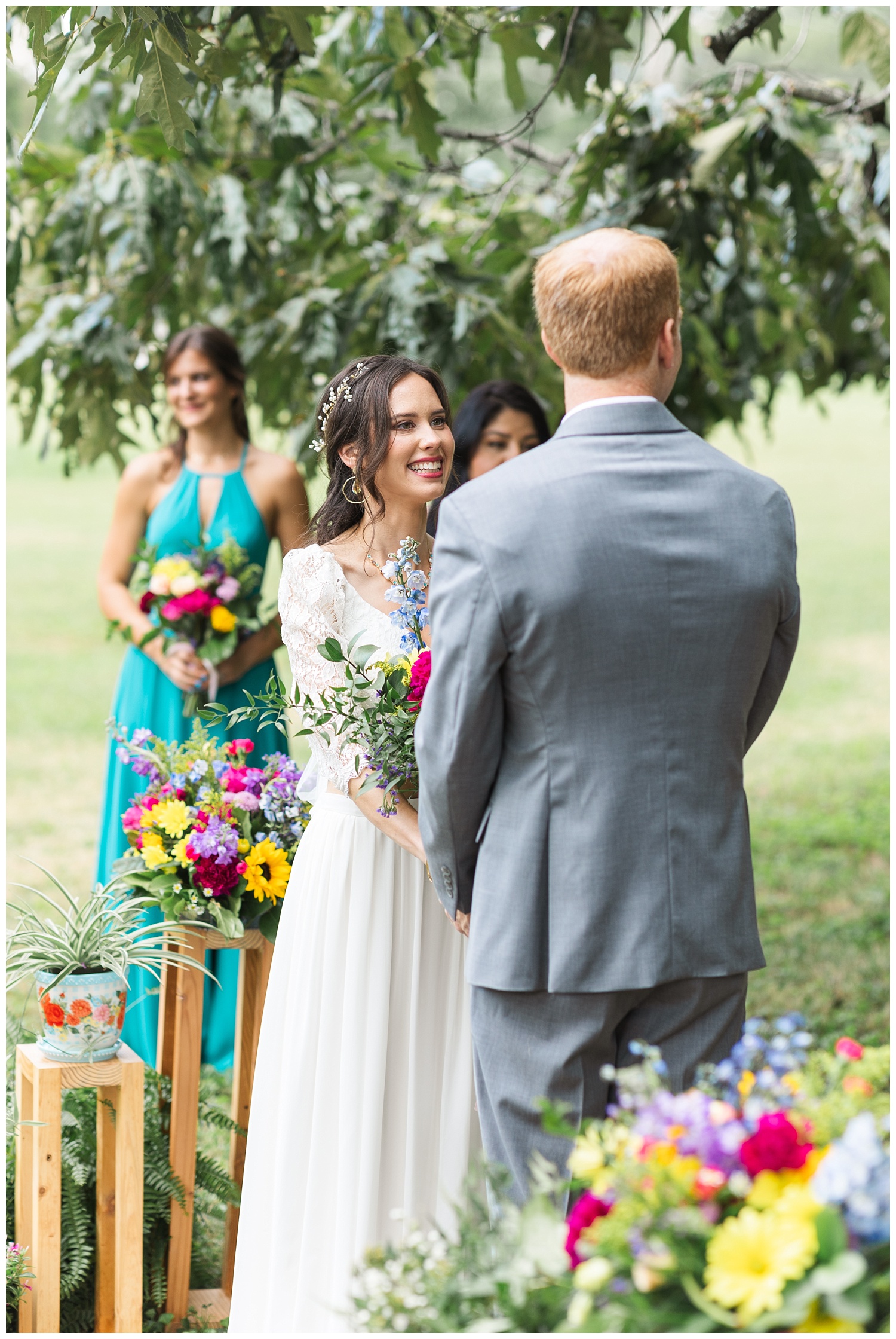 colorful summer wedding at Cross of Christ Lutheran Church in Chattanooga