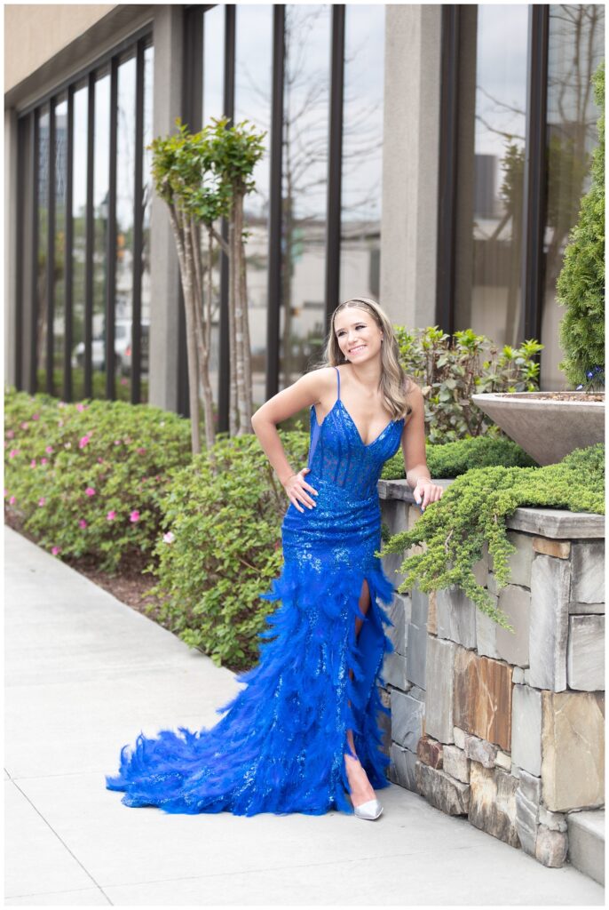 senior girl leaning for Chattanooga prom pictures