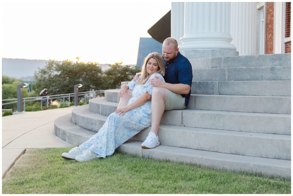 engagement session on the steps of the mansion at the Hunter Museum in Chattanooga