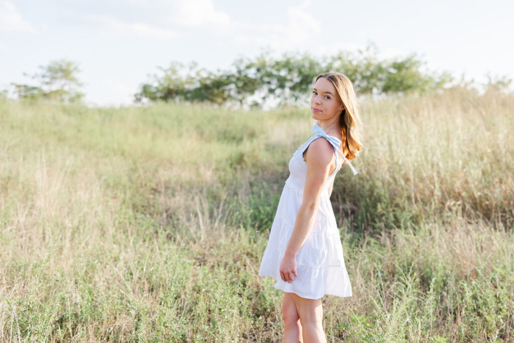 summer senior session at the Sculpture Fields in Chattanooga